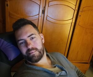 Tomás