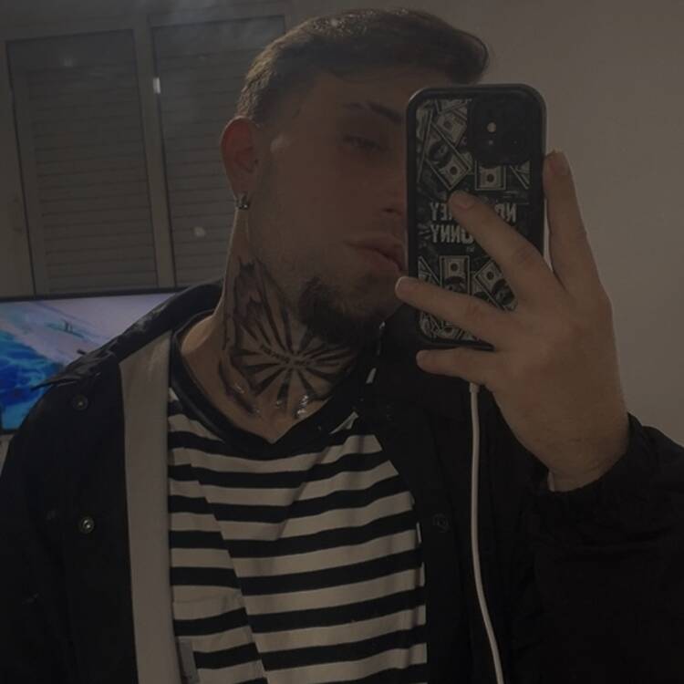 Foto de perfil de Adrian